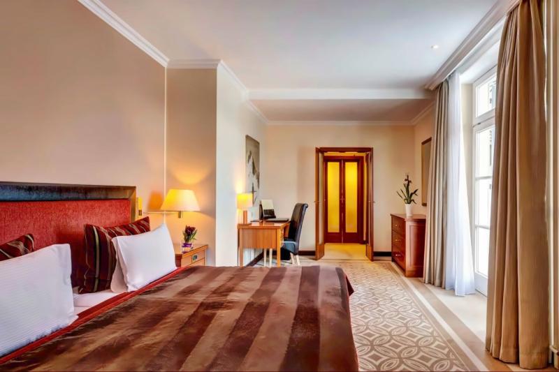 Grand Deluxe Room