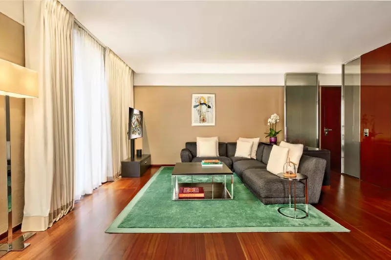  Knightsbridge Suite