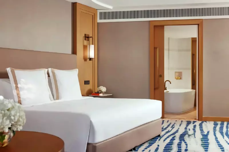 Ocean Balcony Club Room