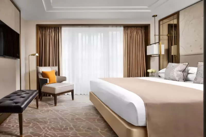 Cosy Mayfair Room