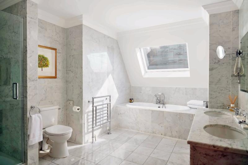 Estate Room