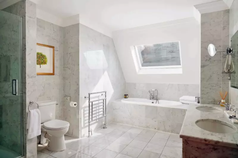 Estate Room