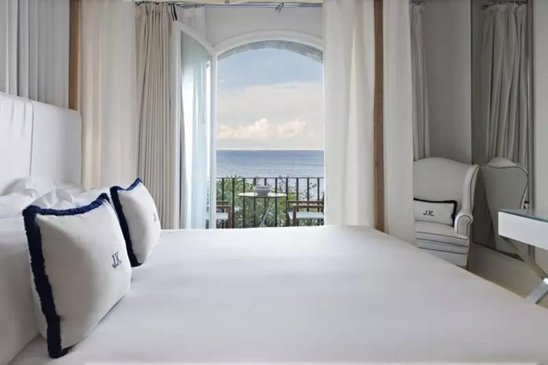 Deluxe Sea View Room