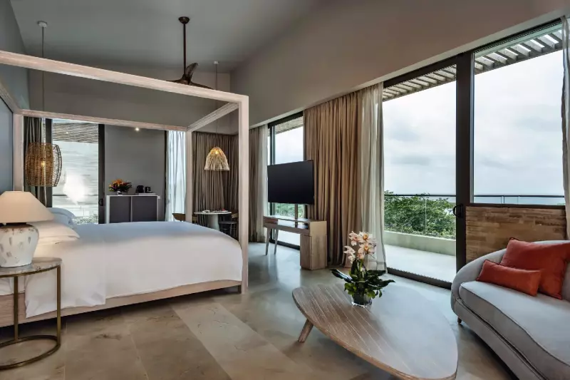 Emerald Ocean Suite