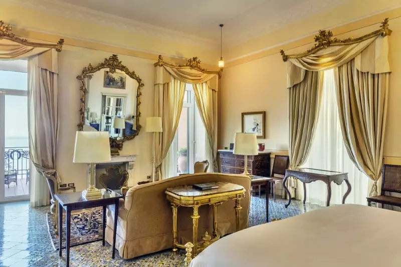 Pavarotti Suite 