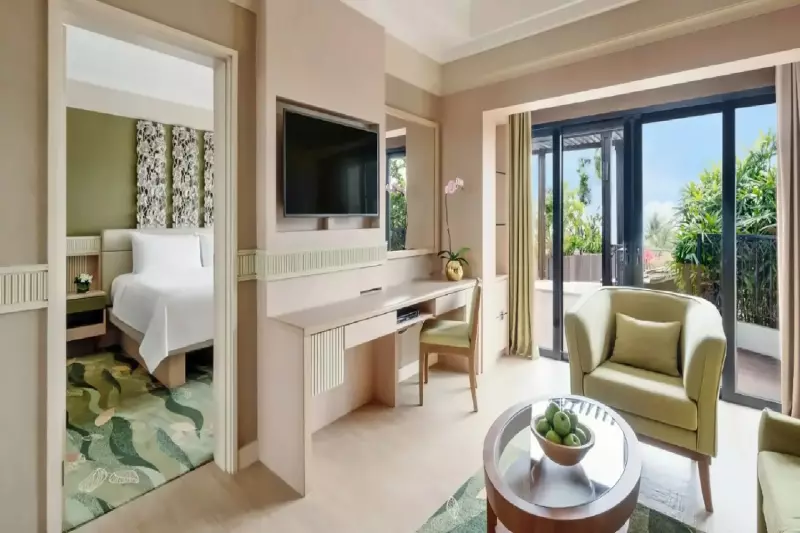 Deluxe Sea View Suite 