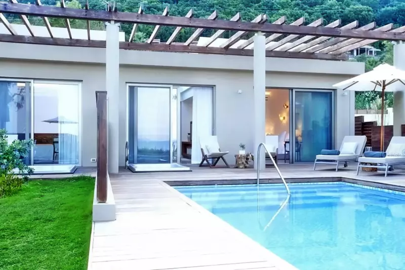 Pavilion Garden View Pool Suite 