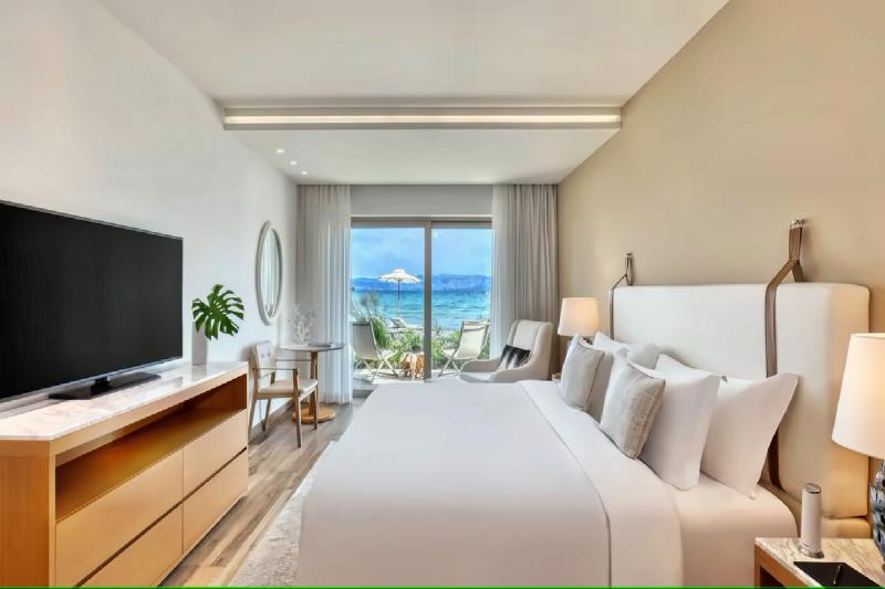 Emerald Retreat Beachfront Room 