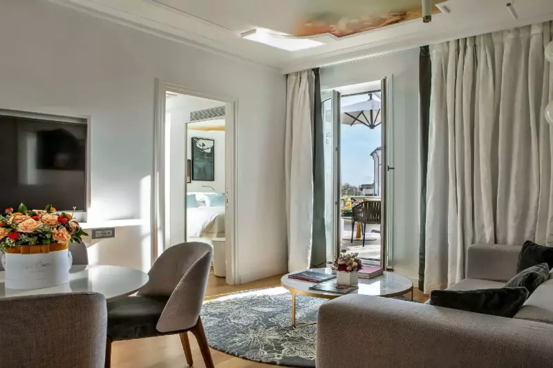 Panoramic Terrace Outdoor Jacuzzi Suite