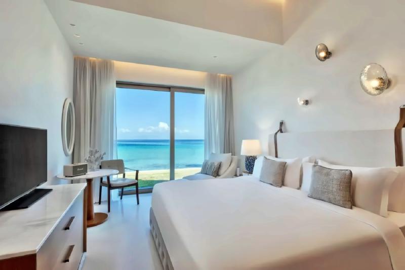 Waterfront Pavilion Retreat Suite