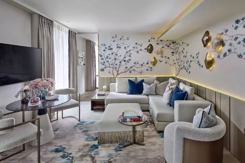 Deluxe Suite
