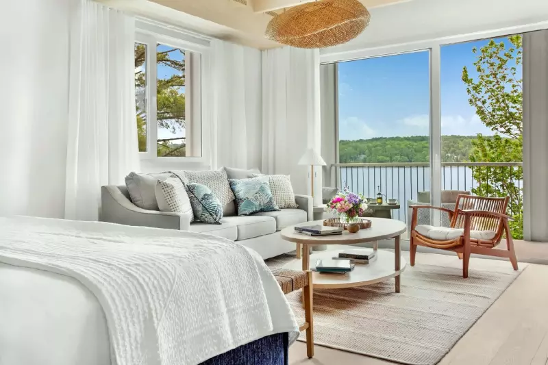 Beau-Rivage Room