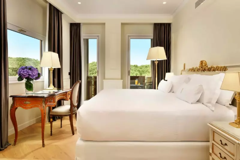 Corner Park View Suite 
