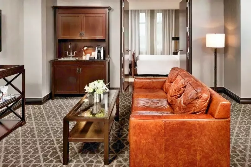 Deluxe Suite
