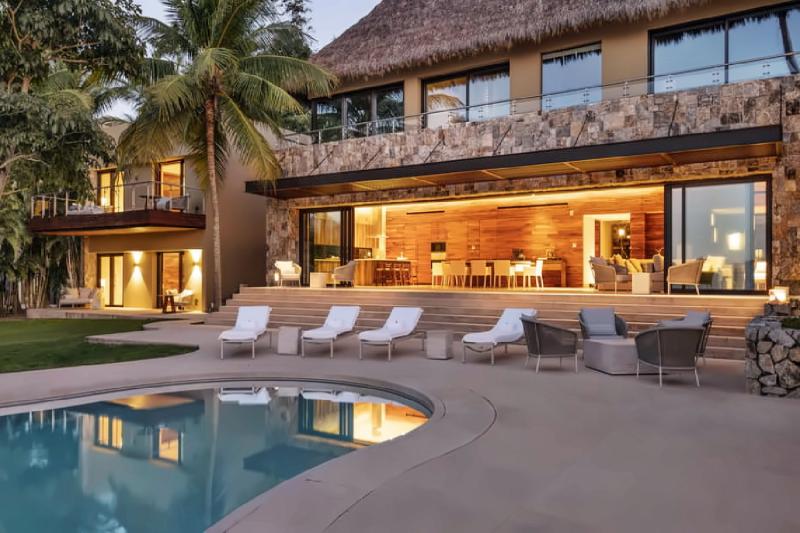 6 Bedroom Pool Beach House 