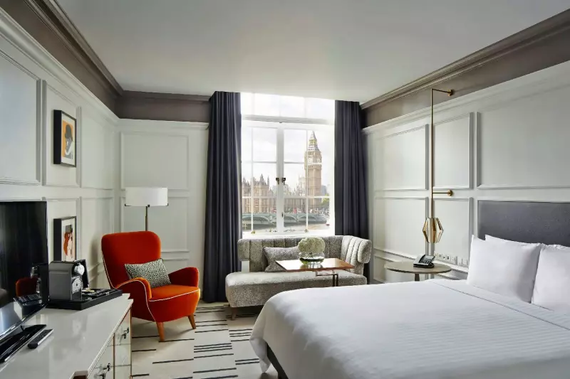 2 Bedroom River Thames View Club Suite