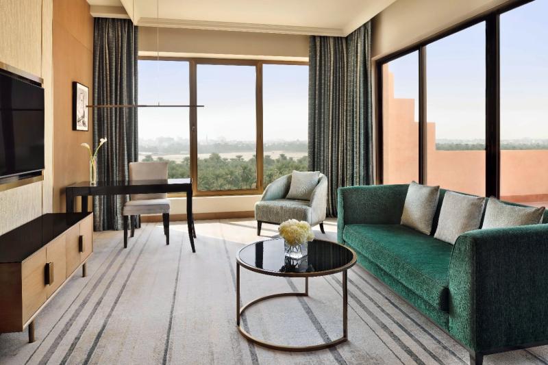 1 Bedroom Terrace Club Suite