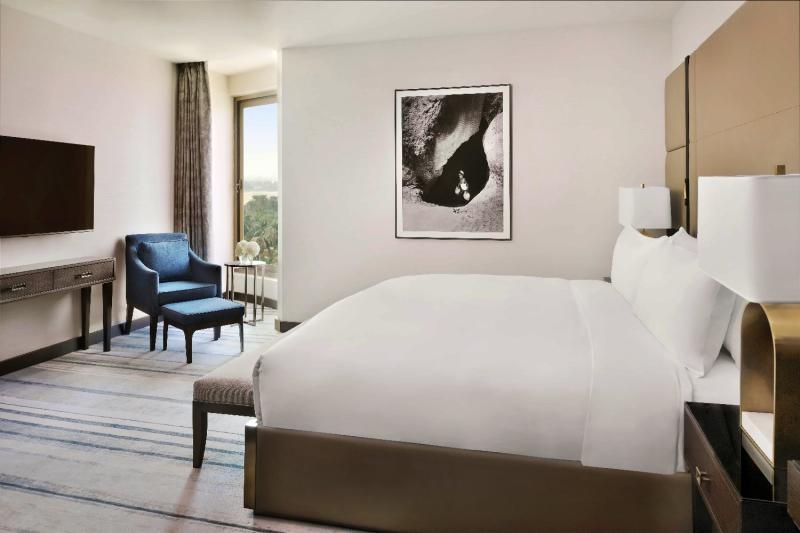 1 Bedroom Terrace Club Suite