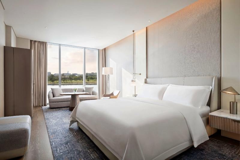 Deluxe River View Room