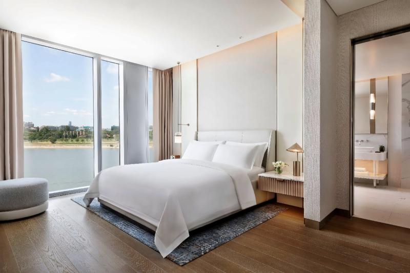 Caroline Astor Suite