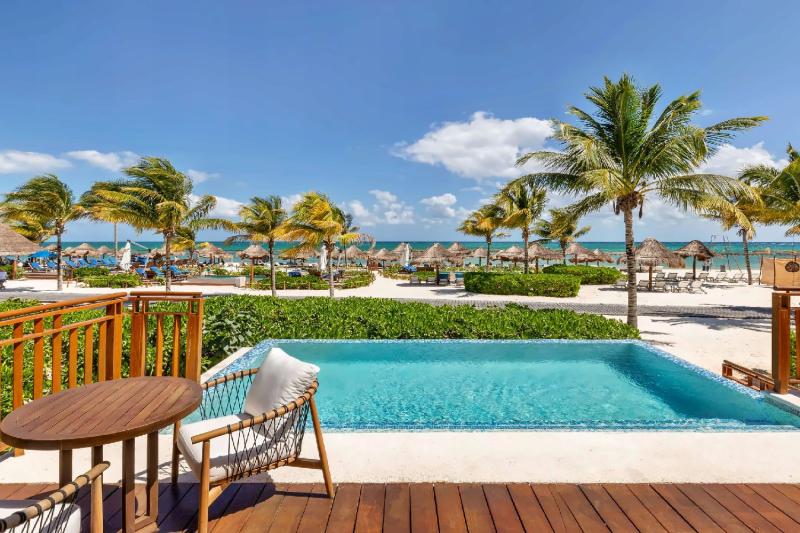 Beach Front Premium Suite