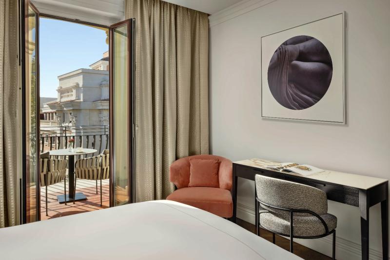 Via Veneto Junior Suite