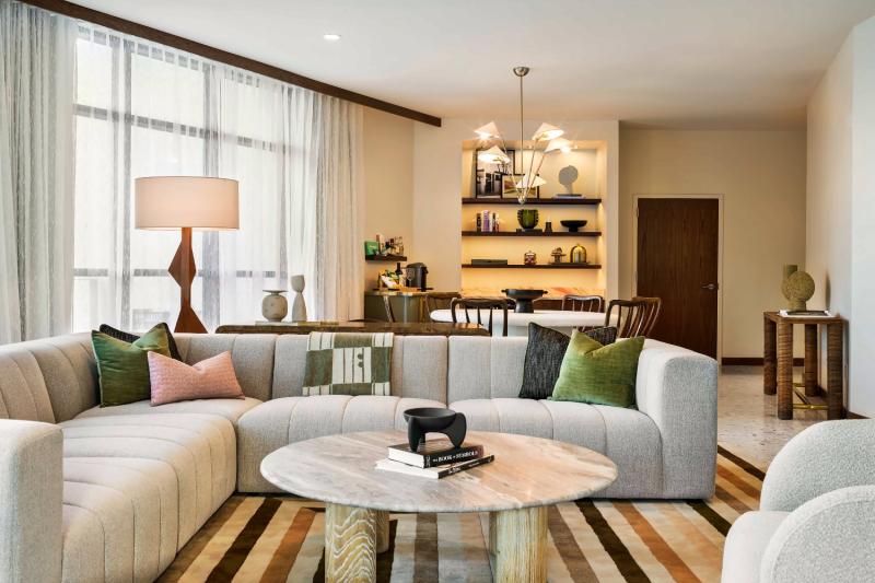 Alejo Corner Suite