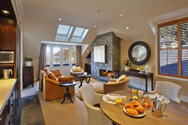 2 Bedroom Lakefront Apartment