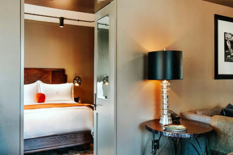 2 Bedroom Deluxe Suite