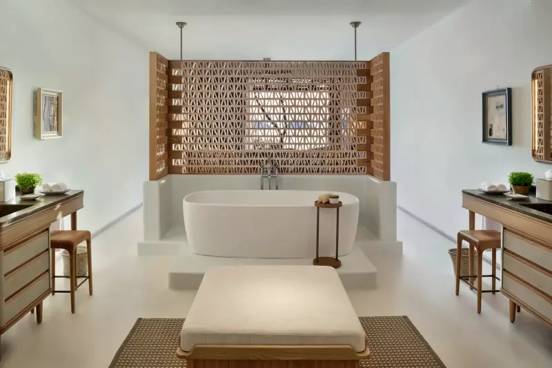 Junior Sea View Pool Suite