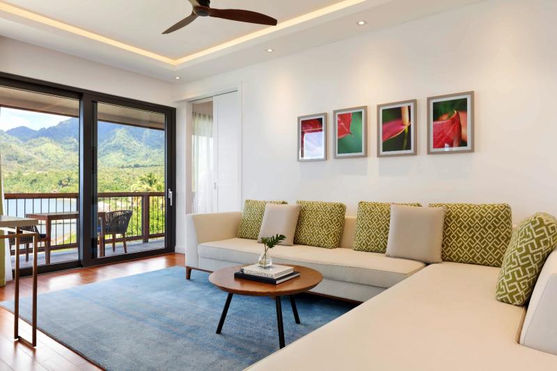 2 Bedroom Oceanfront Cabrits Penthouse 