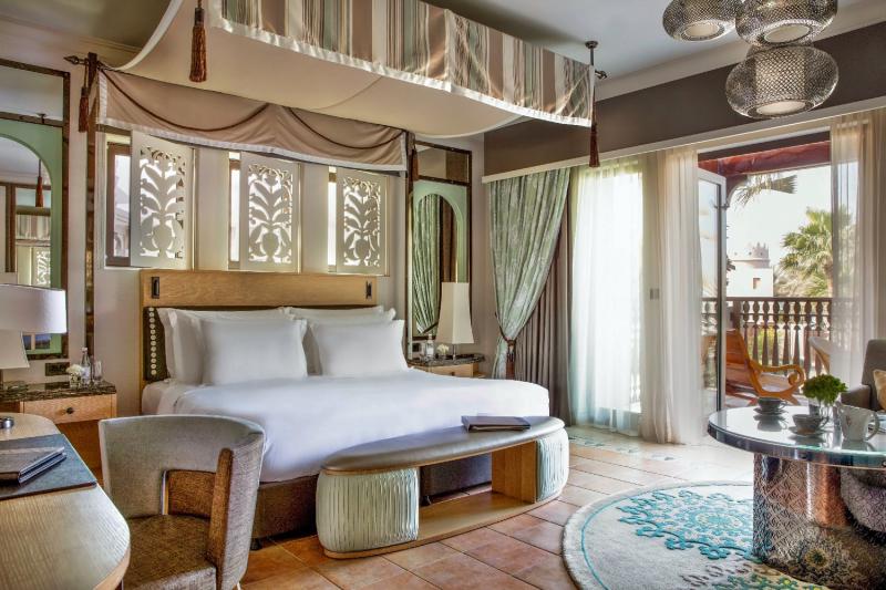 2 Bedroom Beach House Family Room