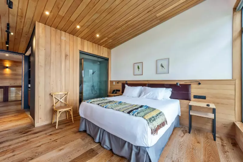 Standard Lake View Villa Room