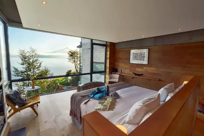 Superior Lake View Room