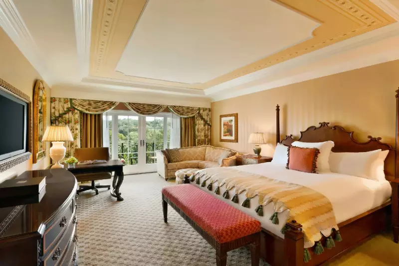 Paseo Resort View Fireside Suite 