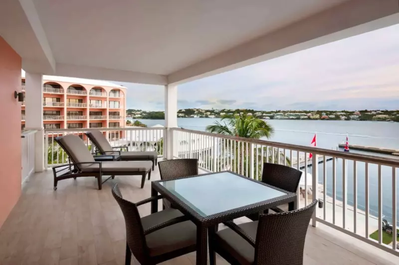2 Bedroom Fairmont Gold Signature Bay View Suite 