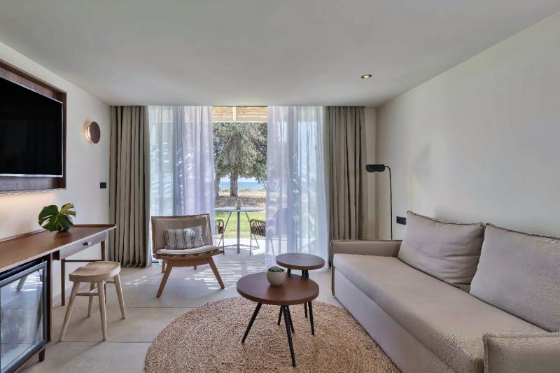 2 Bedroom Sapphire Lush Sea View CLS Suite