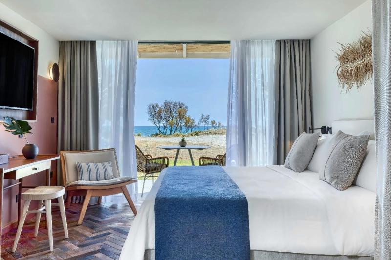 3 Bedroom Sapphire Lush Sea View CLS Suite