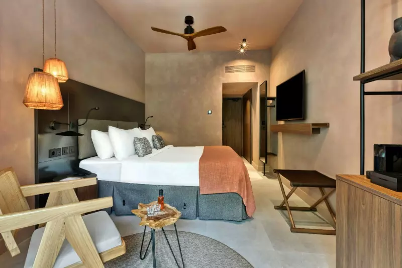 Tropical Retreat Mountain View Room