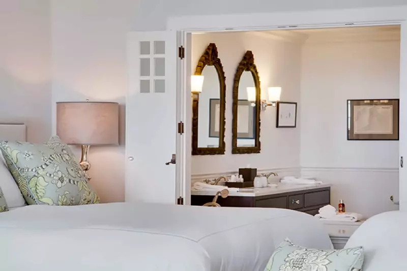 Beach Rose Suite 