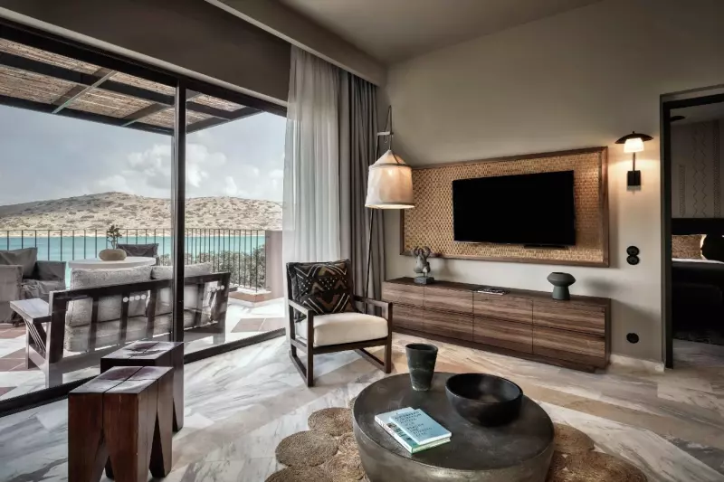 Family Sea View Jacuzzi Suite