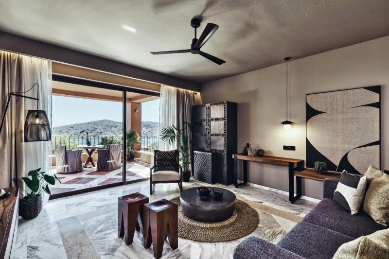 2 Bedroom Sea View Jacuzzi Family Suite