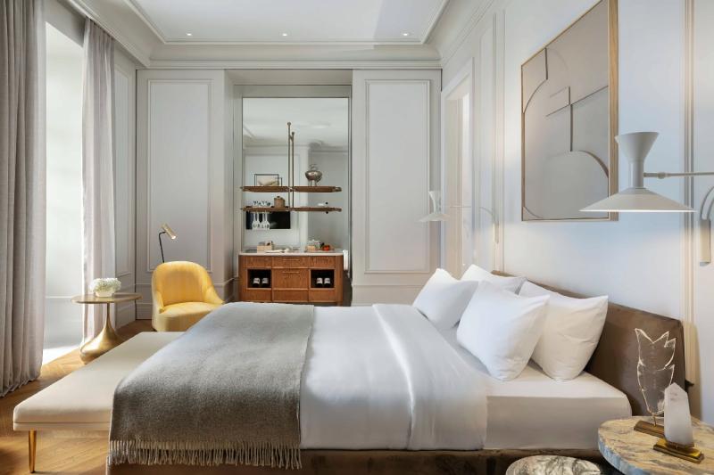 Grand Deluxe Room