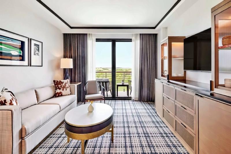 Fairway View Suite