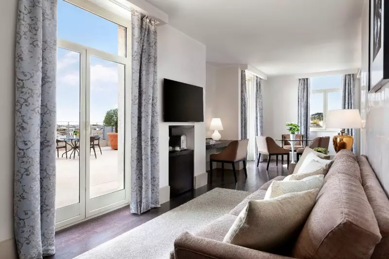 Trevi Piazza View Vice Presidential Suite
