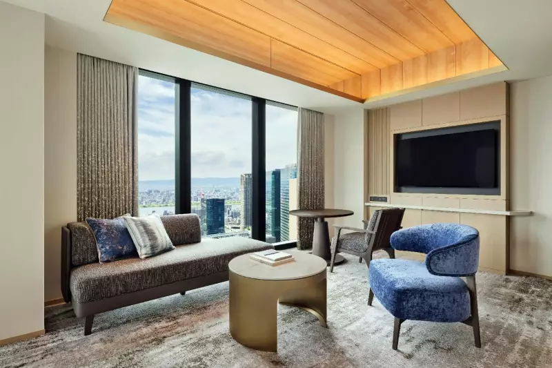 Signature Corner Room