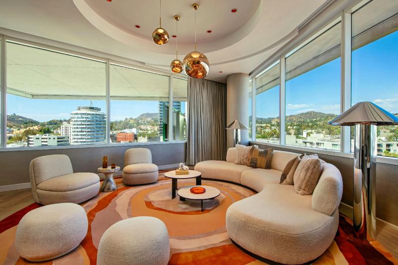Luxe Level Penthouse Suite