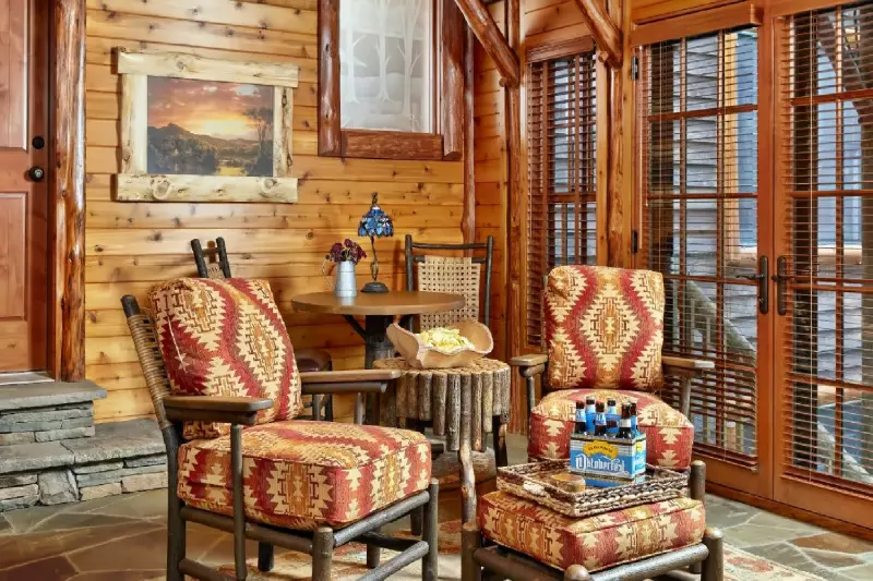 Water Edge Suite