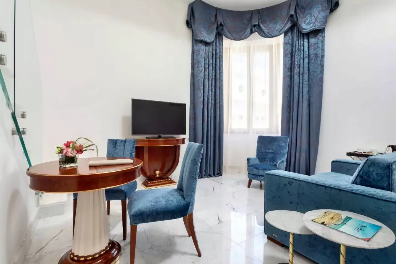 Fraktur Family Sea View Duplex Suite