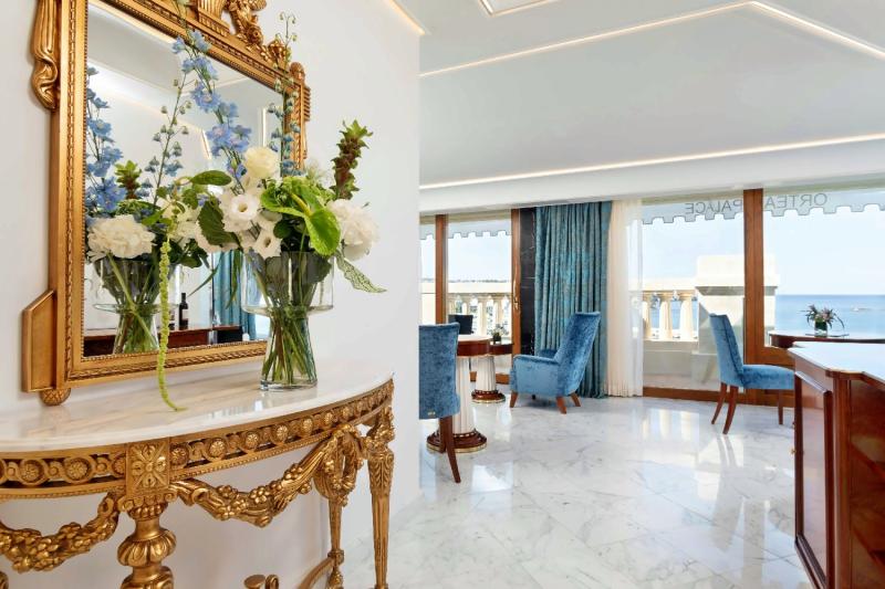 Signature Sea View Suite